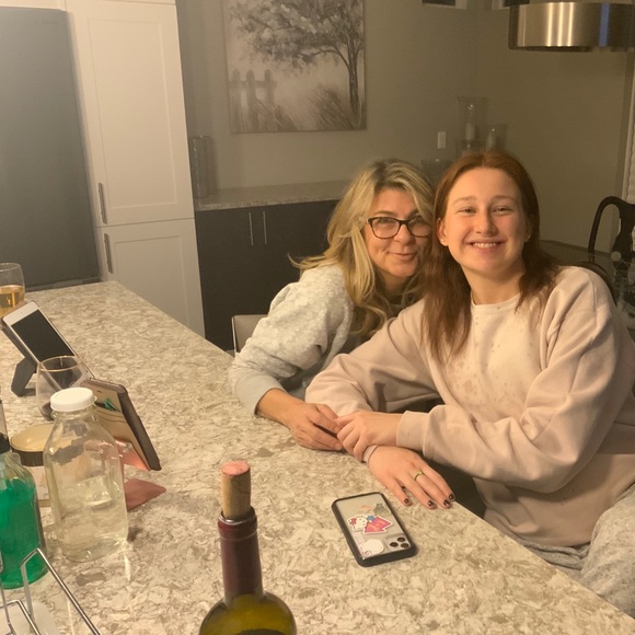 Meet your Posher, Jennifer - Picture 1 of 1